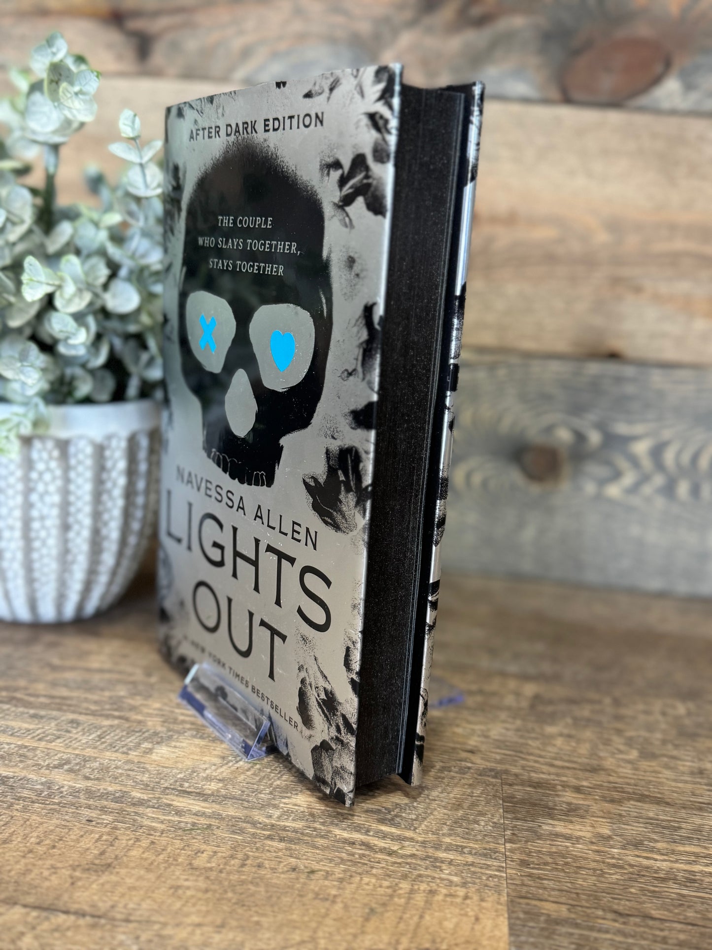 Lights Out: Into Darkness #1 Collectors Edition