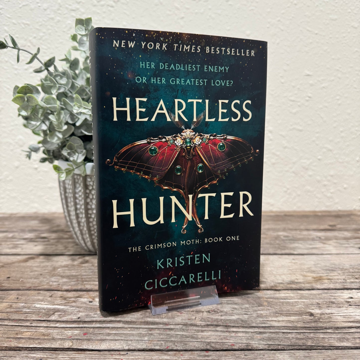 Heartless Hunter: The Crimson Moth #1