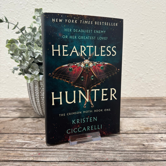 Heartless Hunter: The Crimson Moth #1