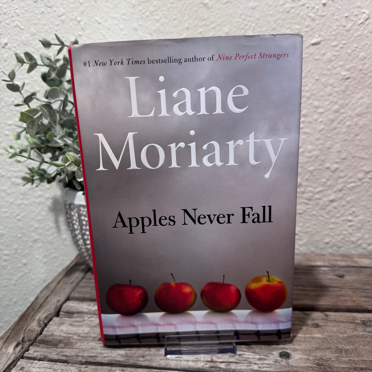 Apples Never Fall